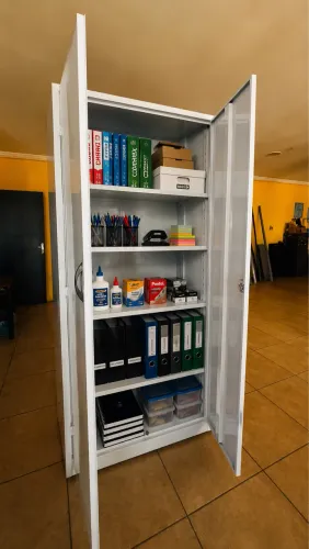 Armário guarda volume com 05 prateleiras 