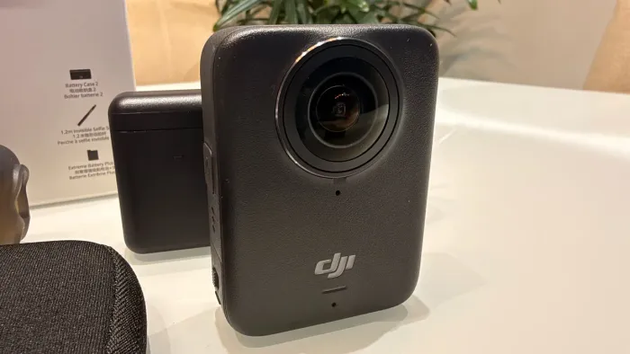 DJI Osmo 360 Adventure Combo