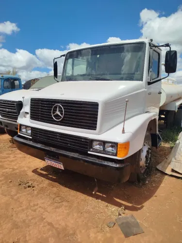 Caminhão 1218 1996 4x2