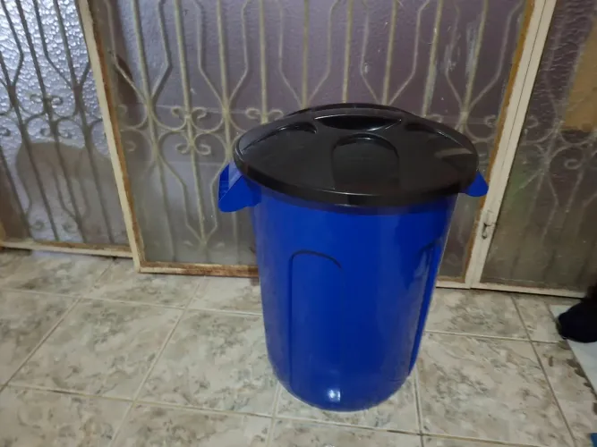 Balde 60 litros ideal para colocar e armazenar água  valor 60