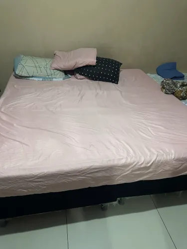 Cama super king em estado de nova *