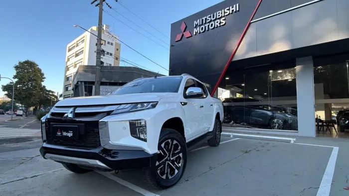 Mitsubishi TRITON HPE-S 2.4 CD 4X4 TB Diesel Aut. 2025
