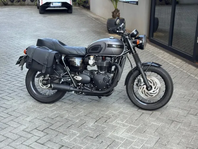 Triumph Bonneville t120 black 2025