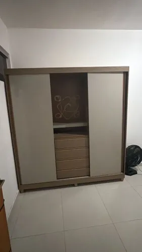 Guarda - Roupas porta e gavetas