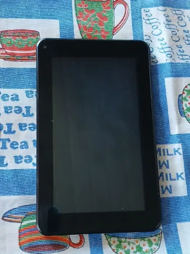 Um tablet usado em ótimo estado,bateria 100%