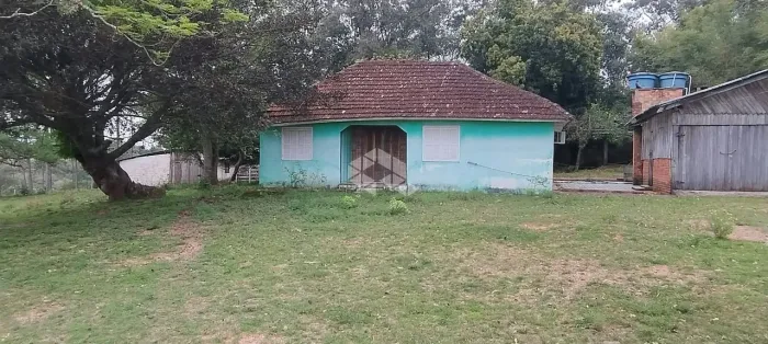 Sítio em Águas Claras com 2 Quartos, Lareira, Churrasqueira e Jardim e um açude!
