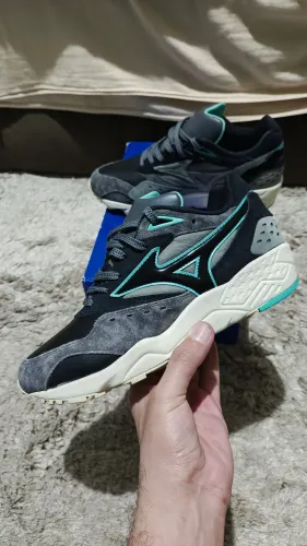Mizuno contender Footpatrol