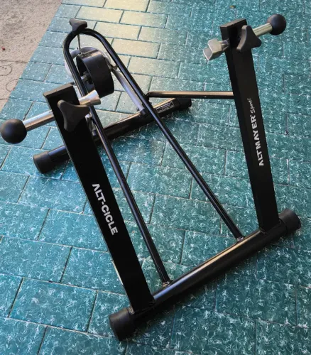 ROLO DE TREINO P/ BICICLETA DENTRO DE CASA ( aro 29 / 26 )