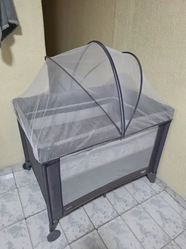 Berço cercado portátil