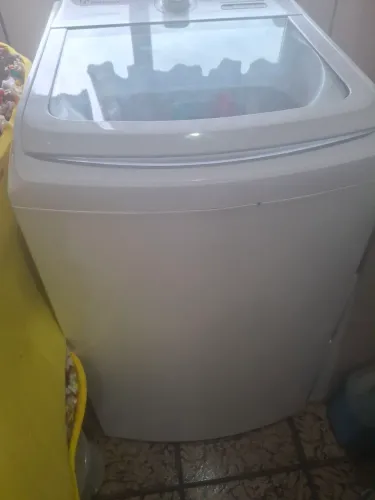 Vende máquina de lavar ,em bom estado nunca deu problema 
