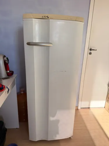 Geladeira Electrolux sem borracha