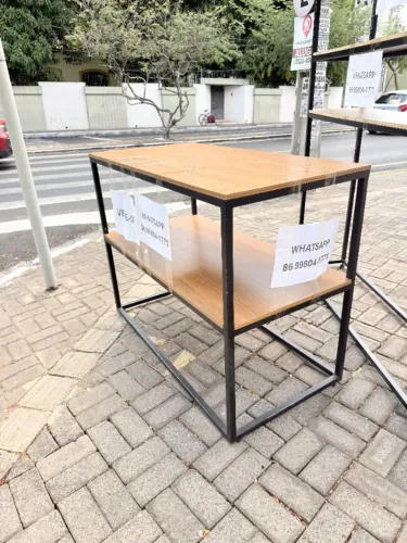 Estante Metalon e MDF + Mesa de Apoio.