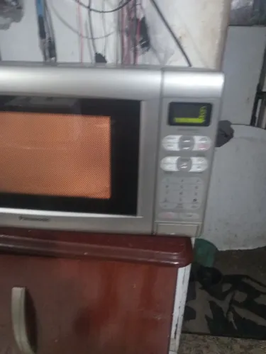 Microonda Panasonic 30 l muito bom só pegar e usar