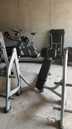 Banco Supino Declinado - Life Fitness