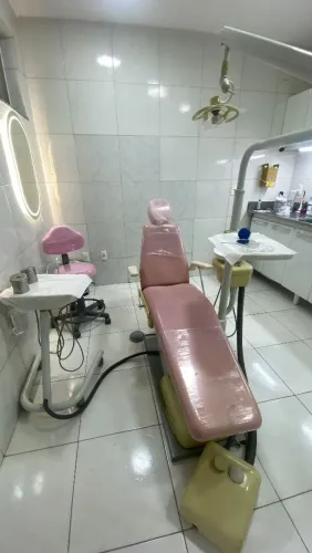 Cadeira Odontológica elétrica e giratória