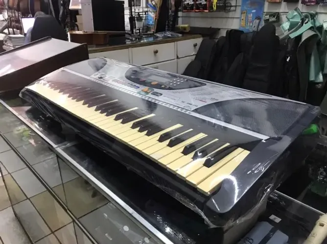 Teclado Digital Yamaha PSR-240 61 Teclas