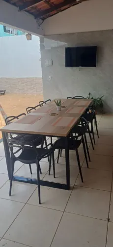 VENDO MESA 2.20 X 90 SEM AS CADEIRAS