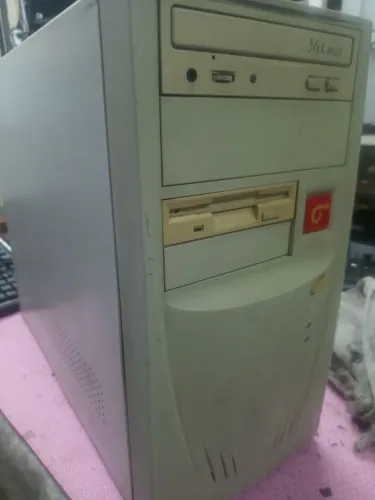 CPU K6 2 antiga funcionando Windows 98