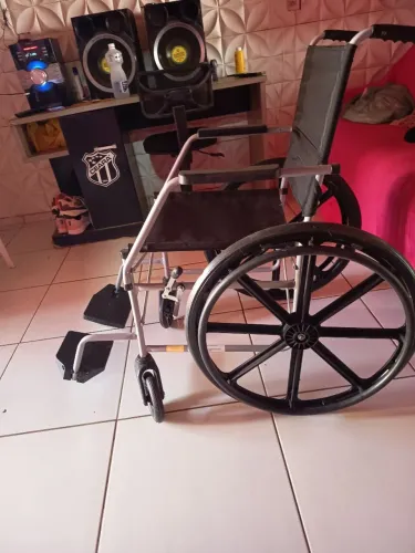 Cadeira de Rodas dobrável