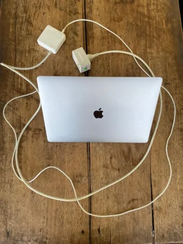 MacBook Pro 15 2019 Intel Core i9 8-Core 16GB RAM SSD 500GB