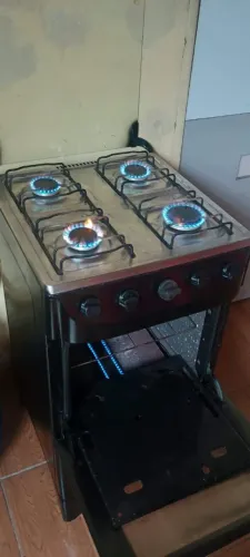 Vendo esse fogão manual tudo funcionando perfeitamente bocas e forno ótimo