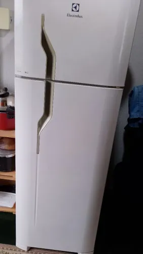 Geladeira Electrolux DC 35A em excelente estado 