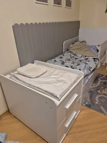 Berço 3x1. Bicama, trocador e cama infantil. 2 colchões ( berço e cama auxiliar)
