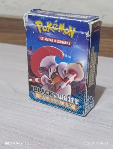 Baralhos de Pokémon com 60 cartas cada + brinde