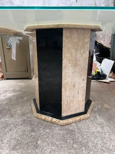 Mesa de vidro com base