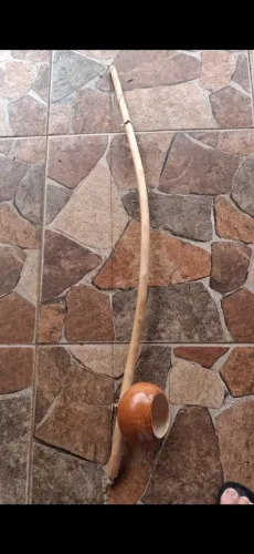VENDO 2 BERIMBAUS MÉDIOS COMPRADOS NA FEIRA DA TORRE DE TV BRASÍLIA - MADEIRA ESPECIAL