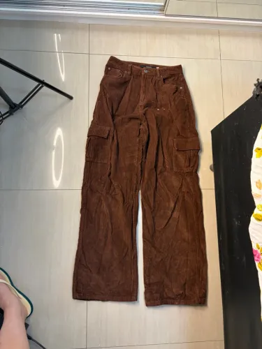 Calça Youcom marrom pequenas manchas tamanho 36