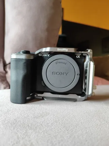 Sony ZVE10 II + Cage Hawklock + Película de tela