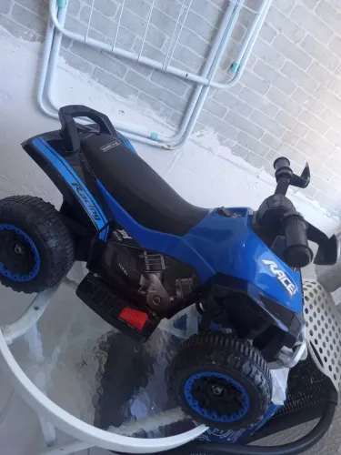 Mini quadriciclo elétrico 