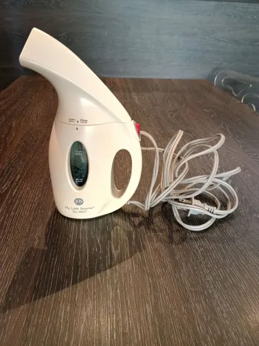 Steamer Portátil Joy Go Mini - Vaporizador de Roupas Compacto