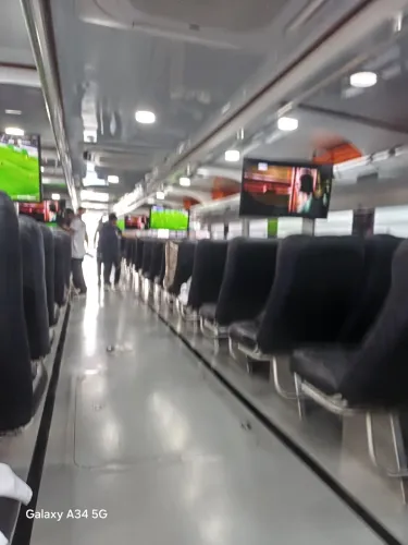Lancha expresso executiva 200 passageiros vendo