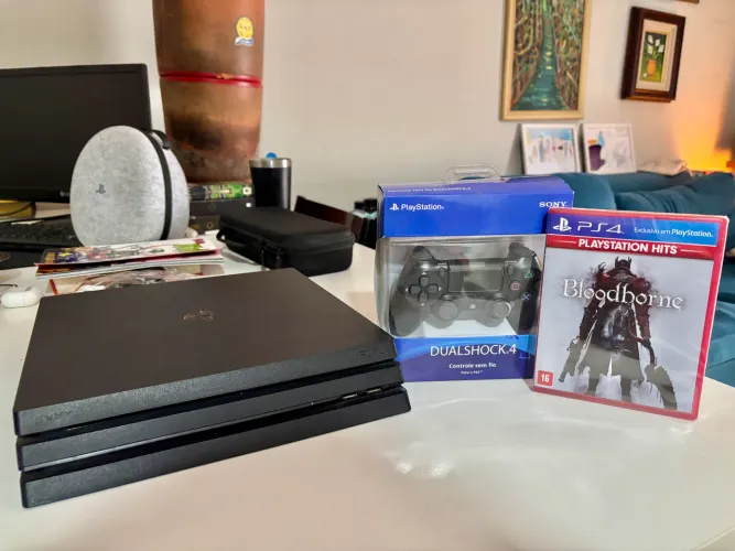 PlayStation 4 PRO 1TB + Controle e Jogo LACRADOS