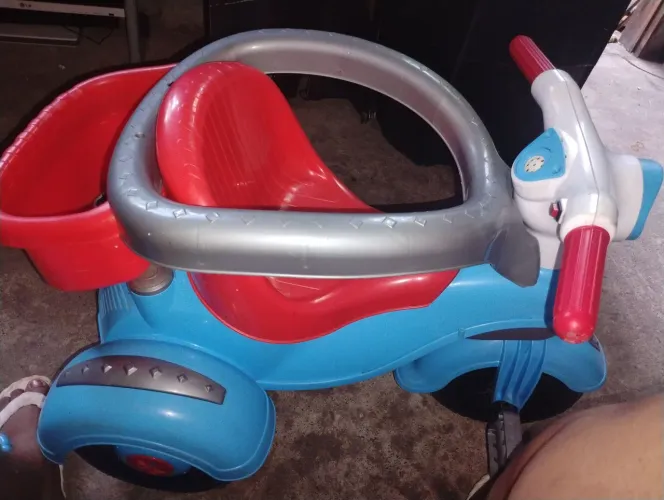 Triciclo infantil 
