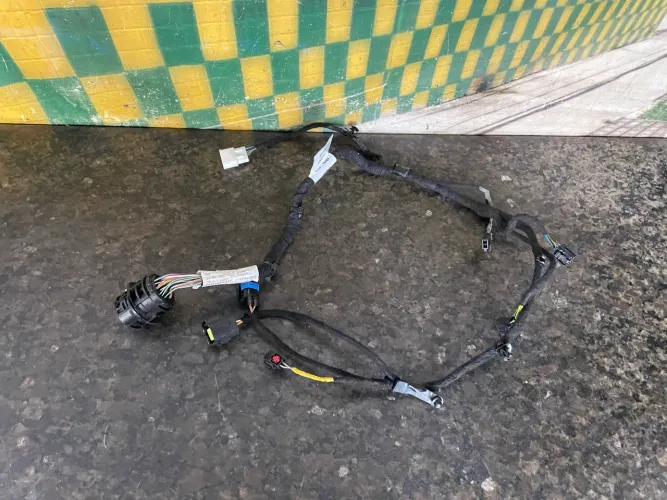 Instalação porta dianteira esquerda fiat strada 2020 a 2026 volcano 52128825