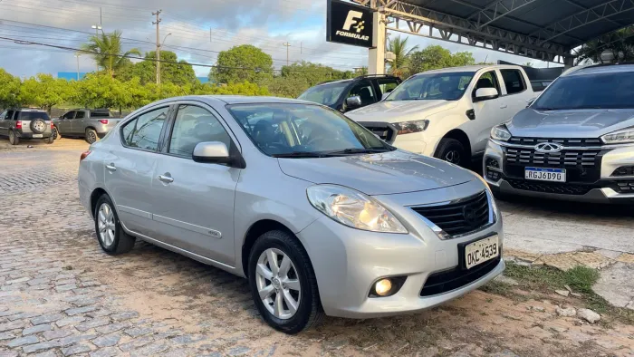Nissan Versa SL 1.6 16V Flex Fuel 4P Mec. 2014