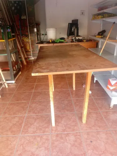 Mesa 1,50 x0,75 x 0,83 altura