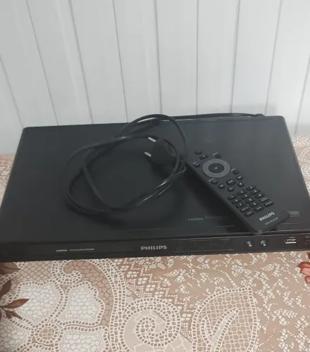 Aparelho de DVD Philips funcionando perfeitamente em ótimo estado.
