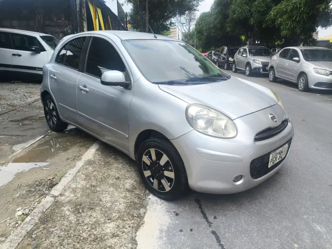 Nissan March SV 1.6 16V Flex Fuel 2014