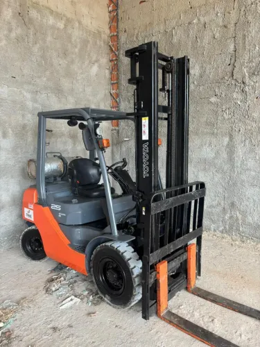 Empilhadeira Toyota a gás 