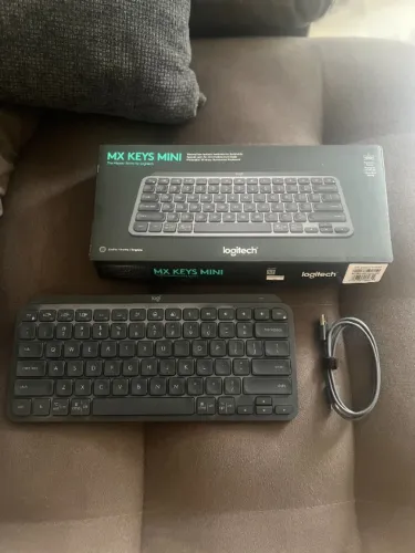 Teclado Sem Fio Logitech MX Keys Usado Estado de Novo