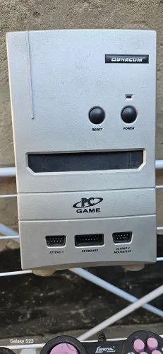 Vídeo game DYNACOM.