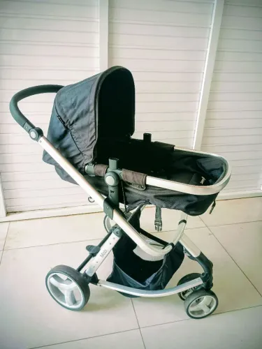 Carrinho safety 1st higienizado c/ colchão Moisés, capa bebe conforto e mosquiteiro. 