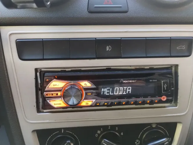 Rádio Pioneer MP3 entrada USB mais feliz