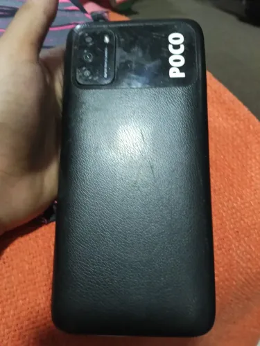 Celular poco com a tela (Ruim) mais bom comprei já um mês tô vendendo por que já tô com sm