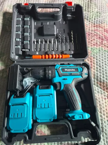 Parafusadeira Makita novinha na caixa não perca essa oportunidade de adquirir.