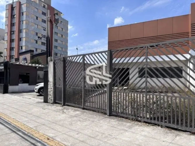 Vila Monumento Terreno com Área Construída na Av. Dom Pedro I | Localização Estratégica